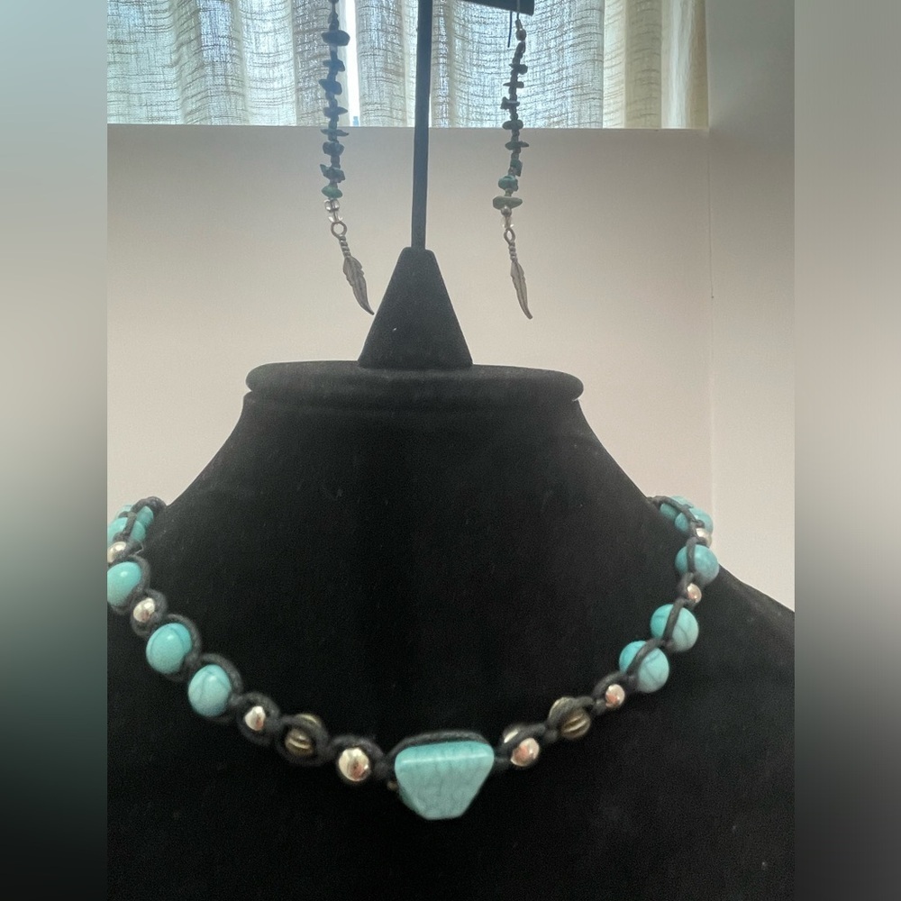 Leather Beaded Necklace and stone and feather earrings. Faux turquoise stones. - Picture 5 of 7